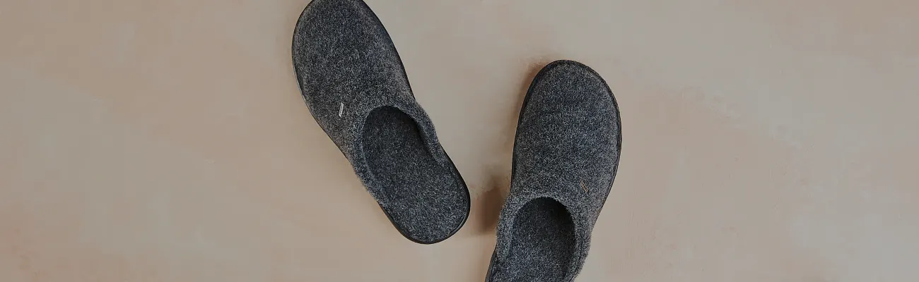 Men slippers